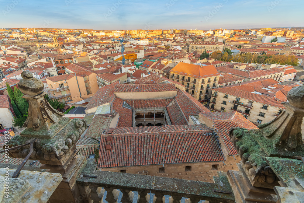 Φωτογραφία View of the city of Salamanca, in Spain, at sunset.