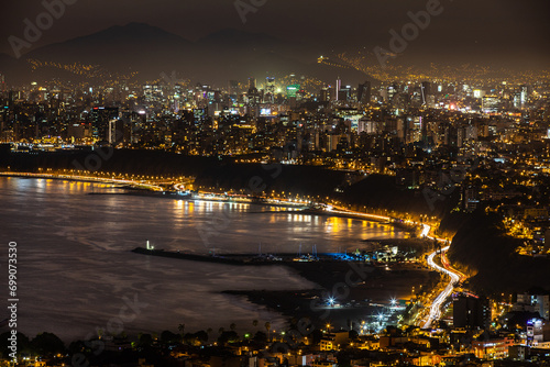night view of Lima from el Morro solar © Beto