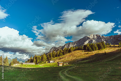 Val Brembana, San Simone Bergamo paesaggio montuoso con nuvole