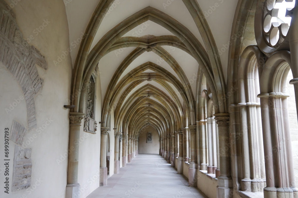 Kreuzgang im Dom Trier