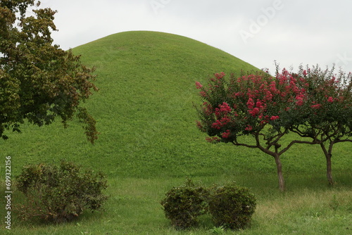 Obraz na płótnie Gyeongju war der Mittelpunkt des Silla Königreich, bekannt geworden durch die Grabhügel, Südkorea w salonie