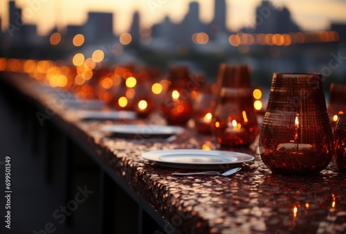 Foto Romantic Outdoor Dining with City Skyline Backdrop