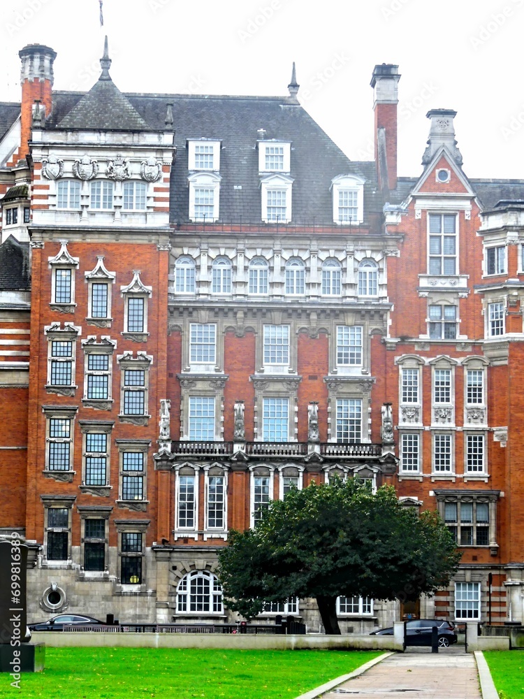 Fototapeta premium London, October 2023 - Visit the magnificent city of London, capital of the United Kingdom by night