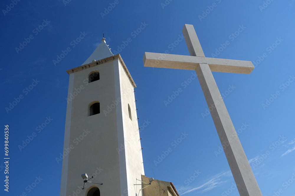Kreuz und Kirche Calva Sv. Ivana bei Baska auf Krk Kreuz und Kirche Calva Sv. Ivana bei Baska auf Krk