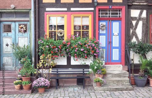 Tuer und Fenster an einem Fachwerkhaus in Schmalkalden