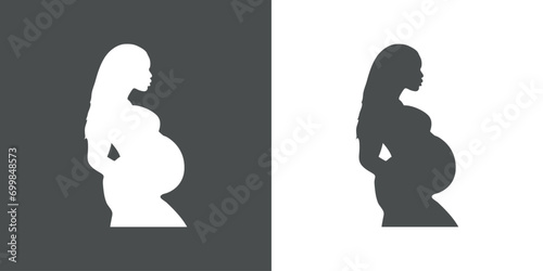 Silueta aislada de mujer embarazada desnuda con pelo largo de pie de perfil