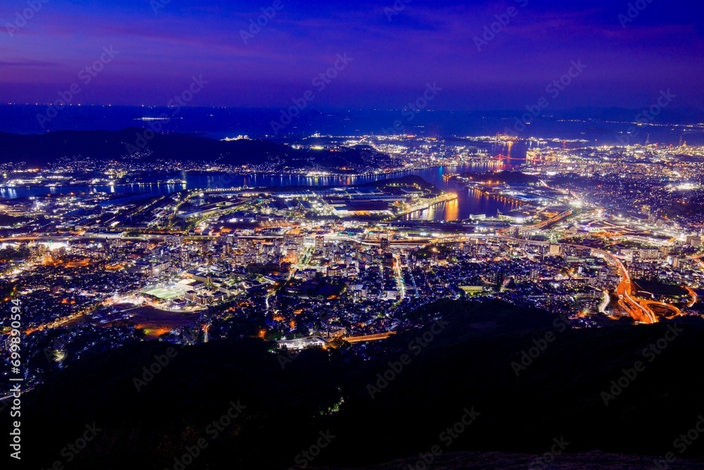 福岡県、皿倉山展望台から眺める北九州市の夜景（旧八幡製鉄所方面方面）