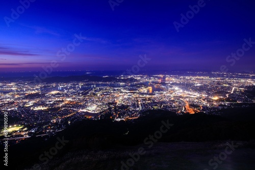 福岡県、皿倉山展望台から眺める北九州市の夜景（旧八幡製鉄所方面方面）