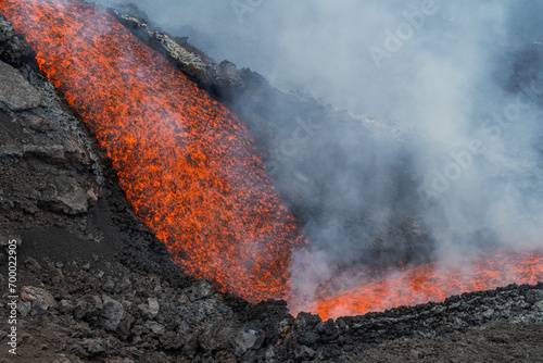 Obraz na płótnie Eruptive vent with lava emis at the top of the Etna volcano w salonie