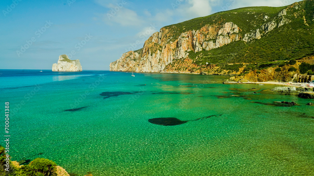 Scoglio Pan di Zucchero visto da Porto Cauli. Costa del Sulcis, bianco
