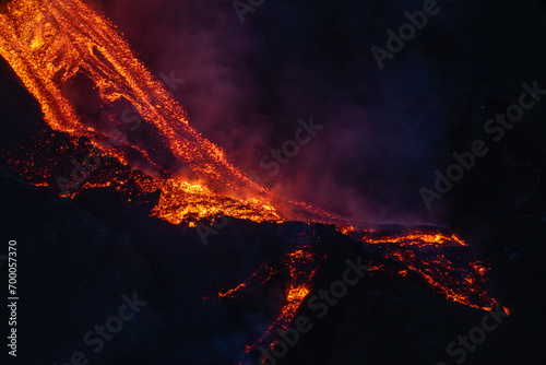 Obraz na płótnie Eruptive vent with lava emis at the top of the Etna volcano w salonie