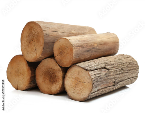 Holzstapel isoliert auf wei  em Hintergrund  Freisteller 
