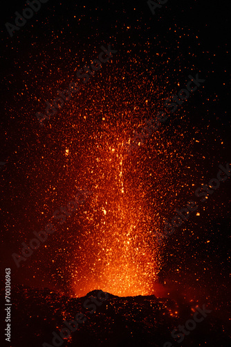 Obraz na płótnie Eruptive vent with lava emis at the top of the Etna volcano w salonie