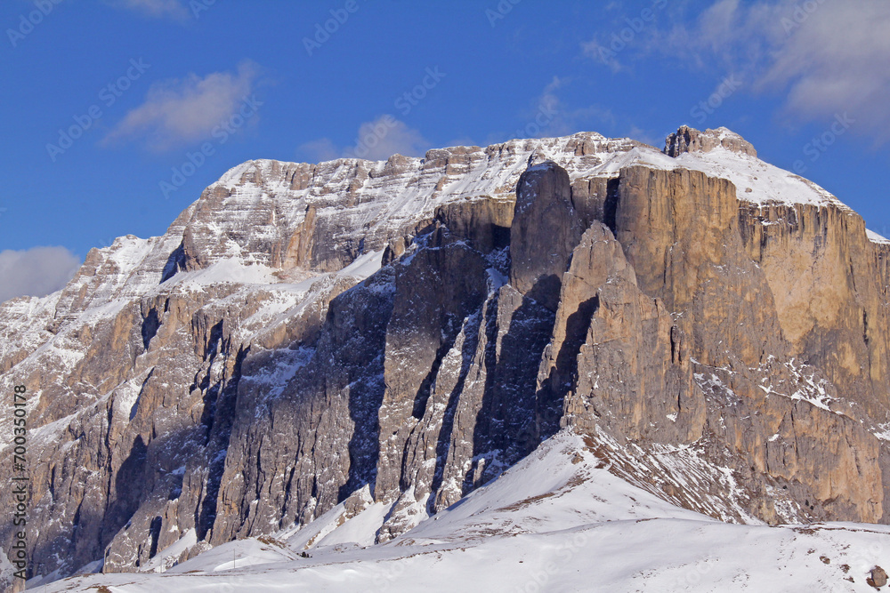 le pareti delle Mesules nel Gruppo del Sella (Dolomiti di Fassa, Trentino)
