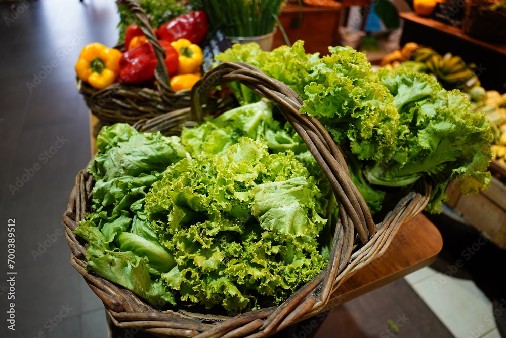 Cesta com Alface e Verduras Cesta com Alface e Verduras
