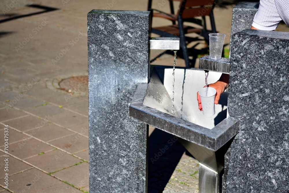 Drinking mode of the stone well for spa guests