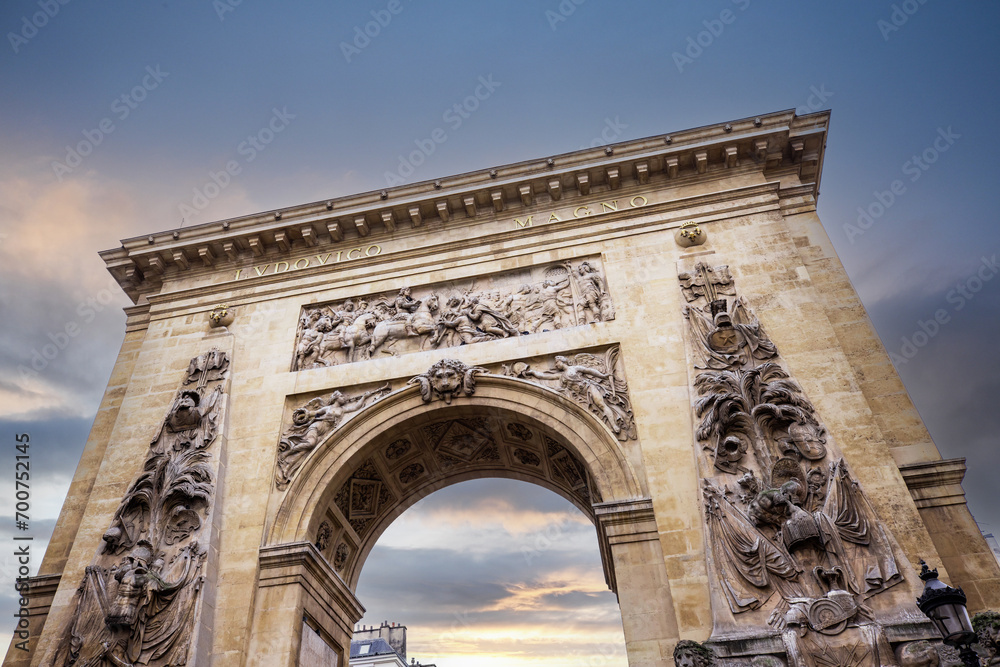 Arch of Triumph, Champs-Elysees at sunset in Paris - obrazy, fototapety, plakaty 