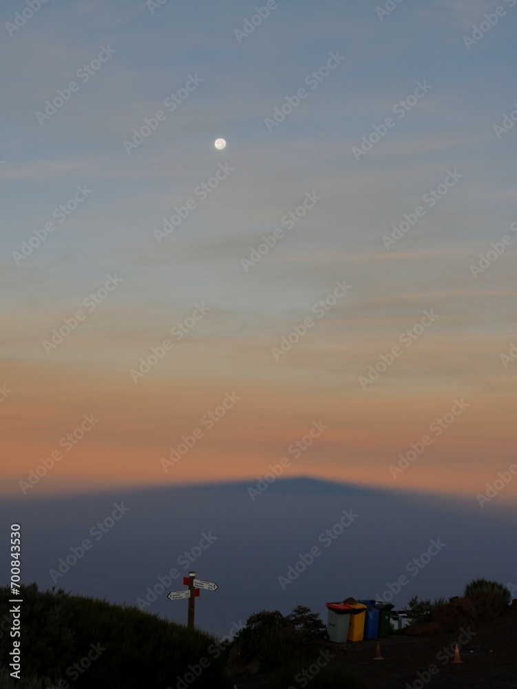 Fototapeta premium Sonnenaufgang mit Blick auf Tenriffa von Roque los muchachos