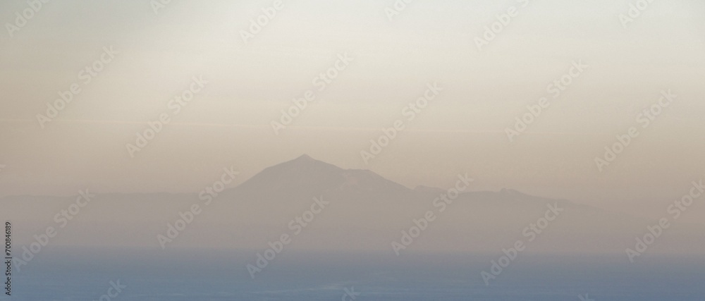 Teide im Dunst des Sonnenunteragngs