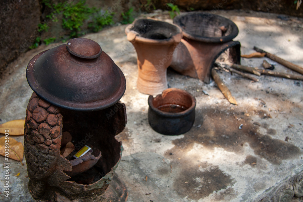 Clay cooking pots and firewood economical stove, Sri Lanka Clay cooking pots and firewood economical stove, Sri Lanka