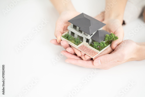 手に収まる夢の家、夫婦の未来設計