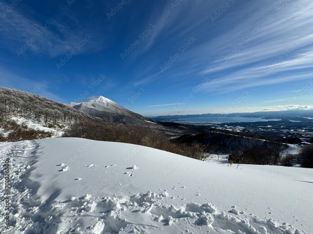 Fototapeta premium 2023年の12月の福島県のネコママウンテンの旧アルツ磐梯側の南エリア