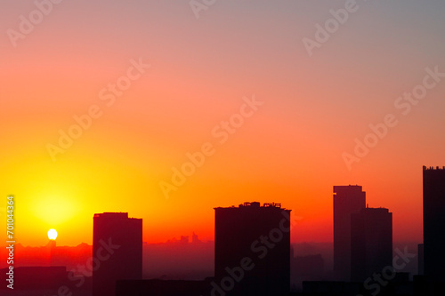 tramonto sui grattacieli 