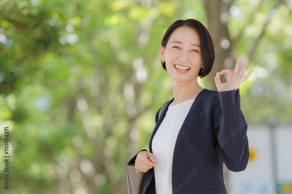 女性 ポートレート 新緑 女性 ポートレート 新緑