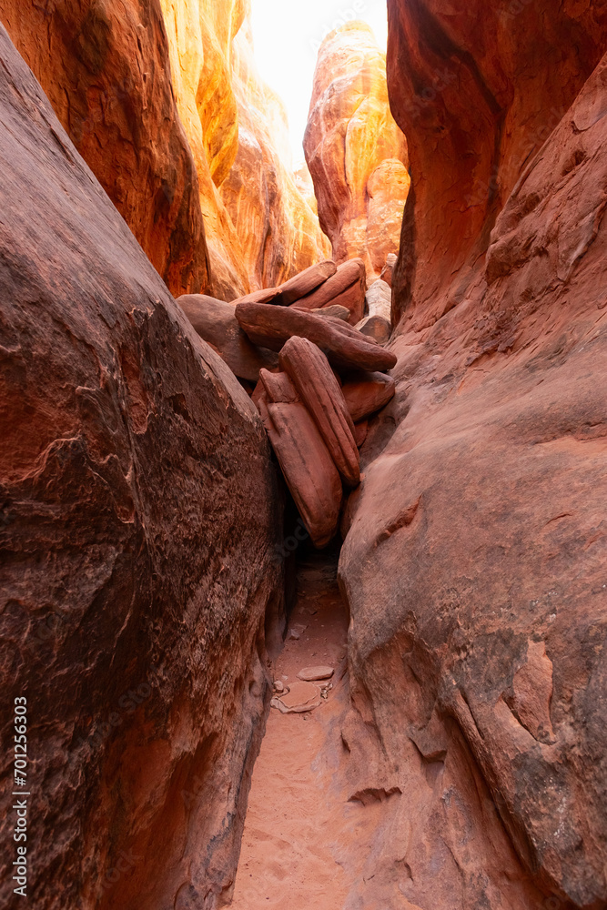 Obraz premium Narrow Path Rock Formations in Fiery Furnace