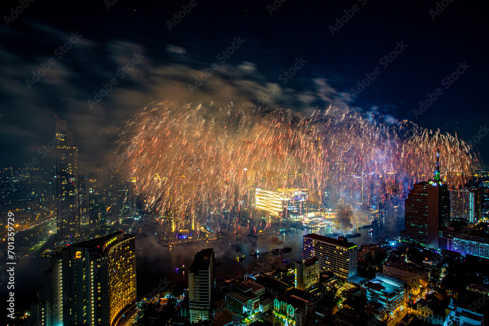 Countdown fireworks for the 2024 New Year festival In the middle of the