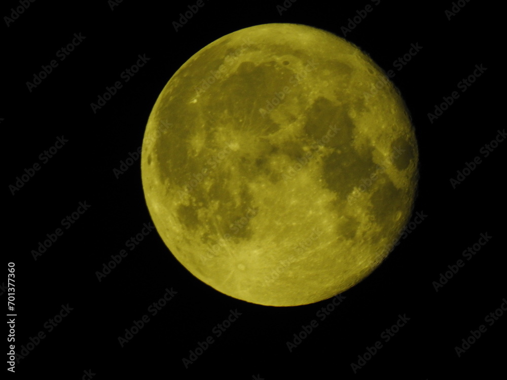 Obraz premium Full moon of August 2023 in about 70x magnification