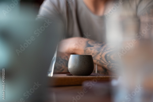 Esperando en Cafeteria 