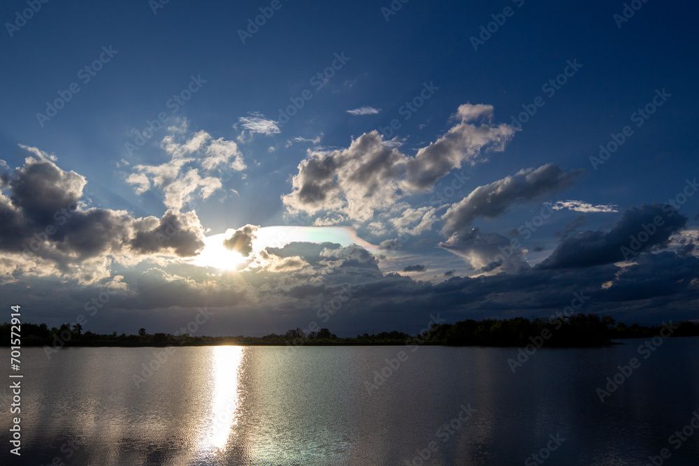 Obraz premium colorful dramatic sky with cloud at sunset