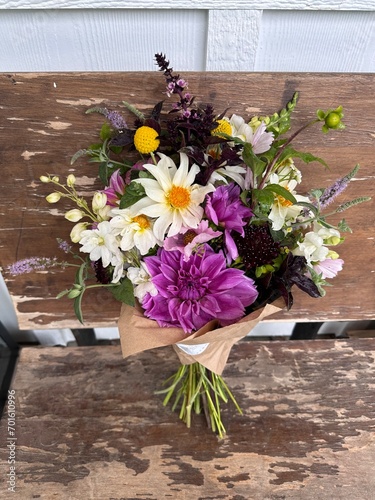 Wallpaper Mural bouquet of flowers Torontodigital.ca