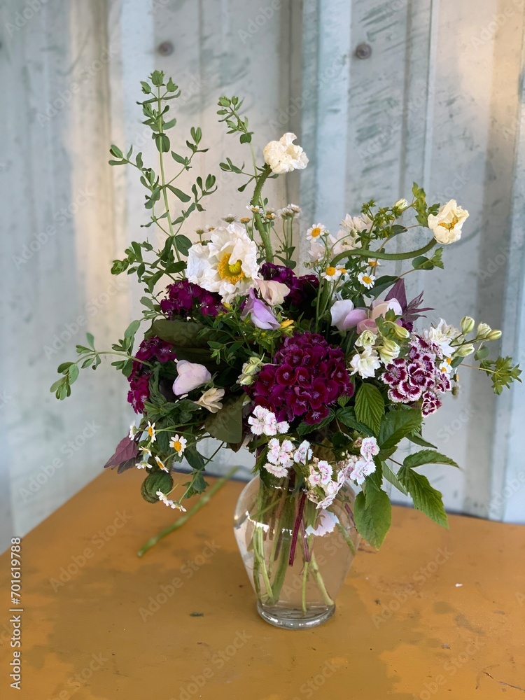 Fototapeta premium bouquet of flowers