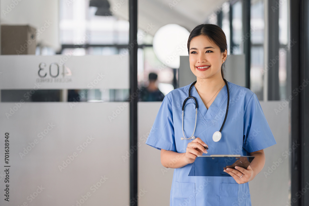 Confident smiling nurse holding medical lab patient health check form at hospital. - obrazy, fototapety, plakaty 
