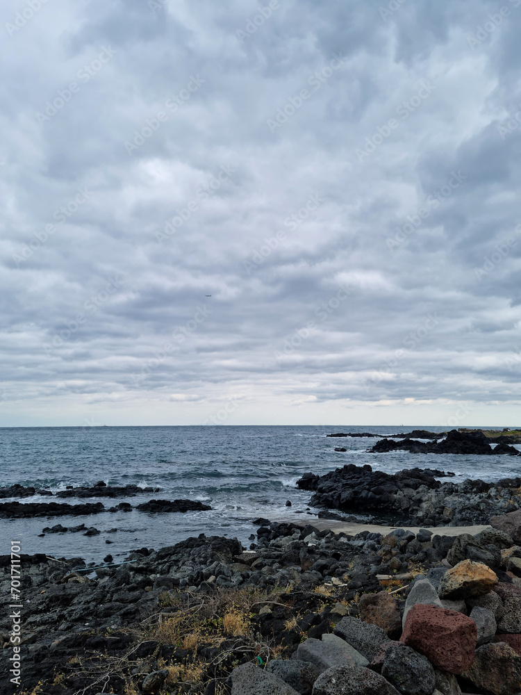 This is a Jeju Island beach with basalt rocks.
This is a Jeju Island beach with basalt rocks.