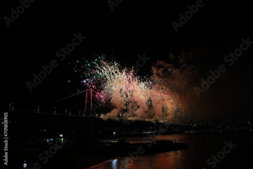 Fogos de Artificio na Ponte Hercílio Luz em Florianópolis