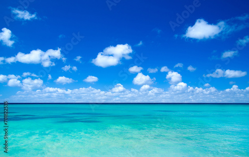 Fototapeta Naklejka Na Ścianę i Meble -  Blue sea and blue sky.  sea and perfect sky. Beach and beautiful tropical sea