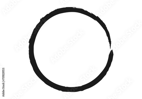 Círculo negro hecha de tinta negra. photo