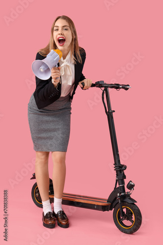 Portrait of young businessw...