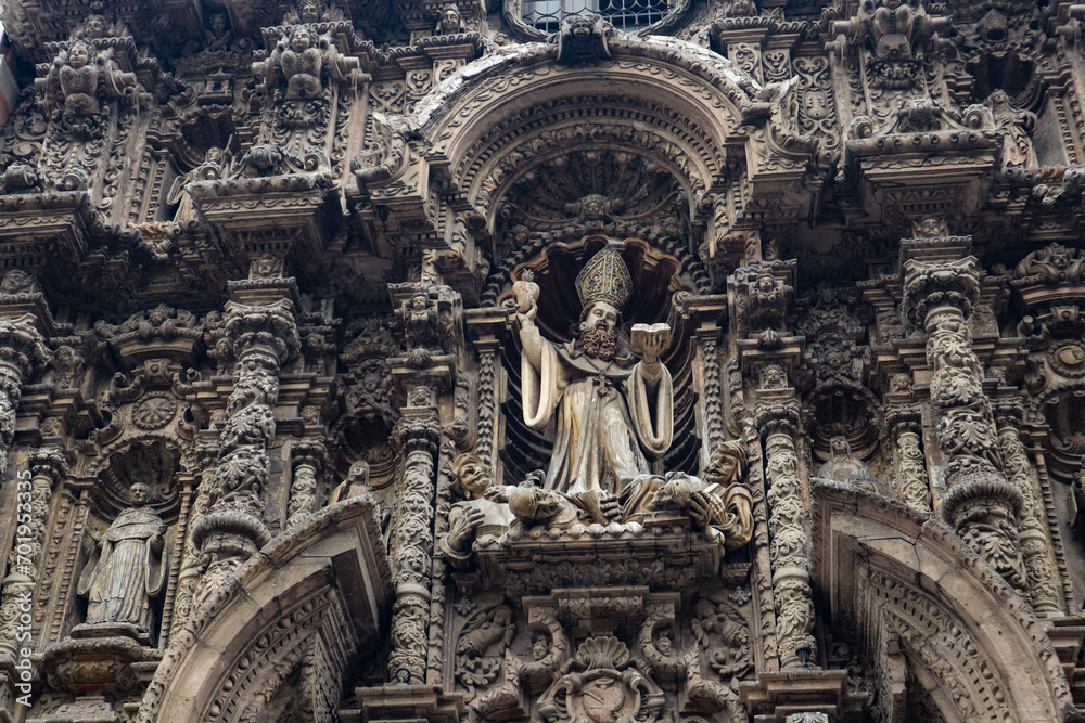 Fachada de iglesia de San Lázaro en el centro histórico de Lima