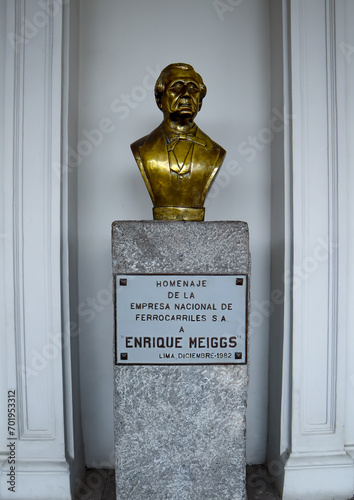 Busto de Enrique Meiggs photo