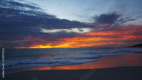 Obraz na płótnie Beautiful sunset beach landscape, Perth Western Australia w salonie