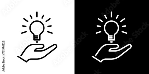 電球を手に持つアイコン
