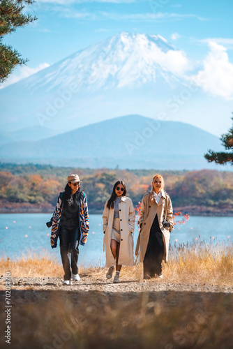 Happy tourist traveler woma...