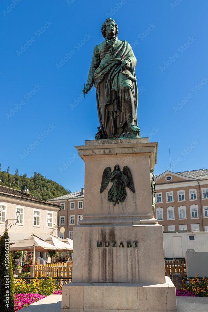 Denkmal des Komponisten Wolfgang Amadeus Mozart in Salzburg, Österreich