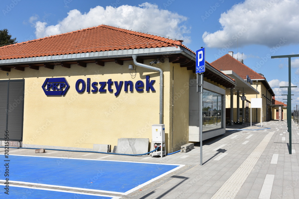 Dworzec PKP w Olsztynku oddany ponad dwa lata po terminie, stacja