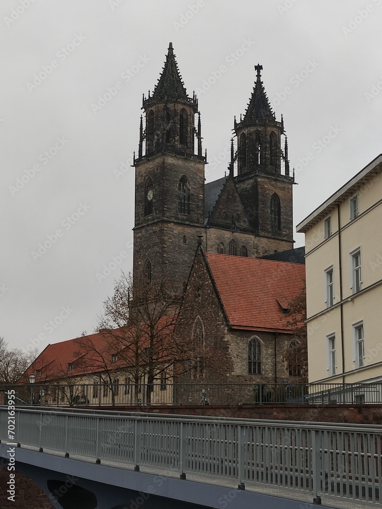 Elbe und Dom in Magdeburg