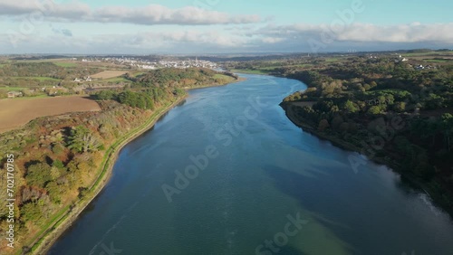 Village de Pont-Croix vu du fleuve côtier le Goyen Finistère Bretagne France photo